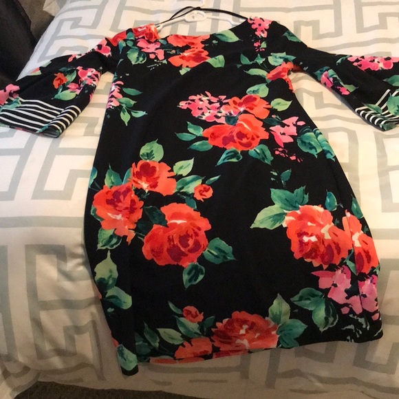 Jessica Howard Dress with flare sleeves - Picture 7 of 7